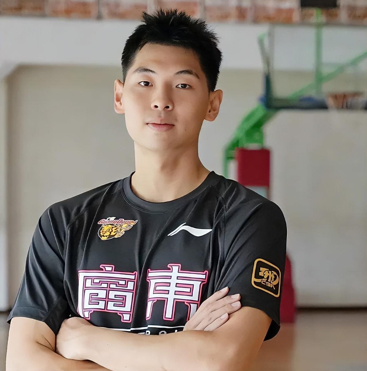 九游平台-广东3消息！郭士强三请徐杰回男篮，崔永熙摊牌，麦考尔回归训练