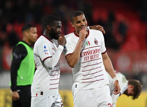 九游平台-【现场】老友重逢致敬过去，米兰用胜利瞄准未来